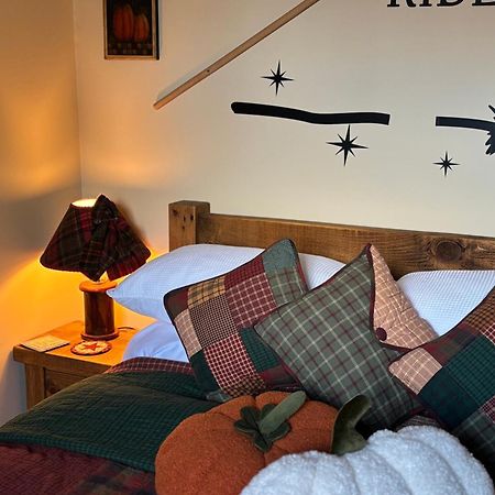 Bumbleberry Cottage Gresford Eksteriør billede