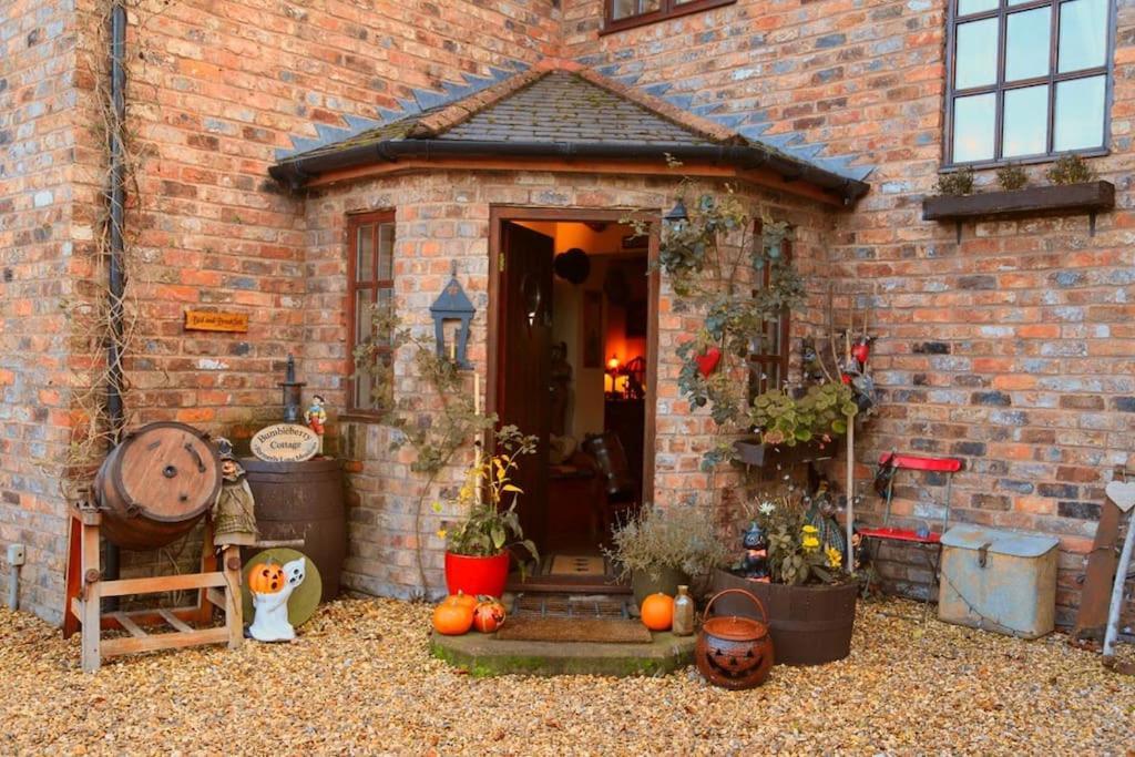 Bumbleberry Cottage Gresford Eksteriør billede