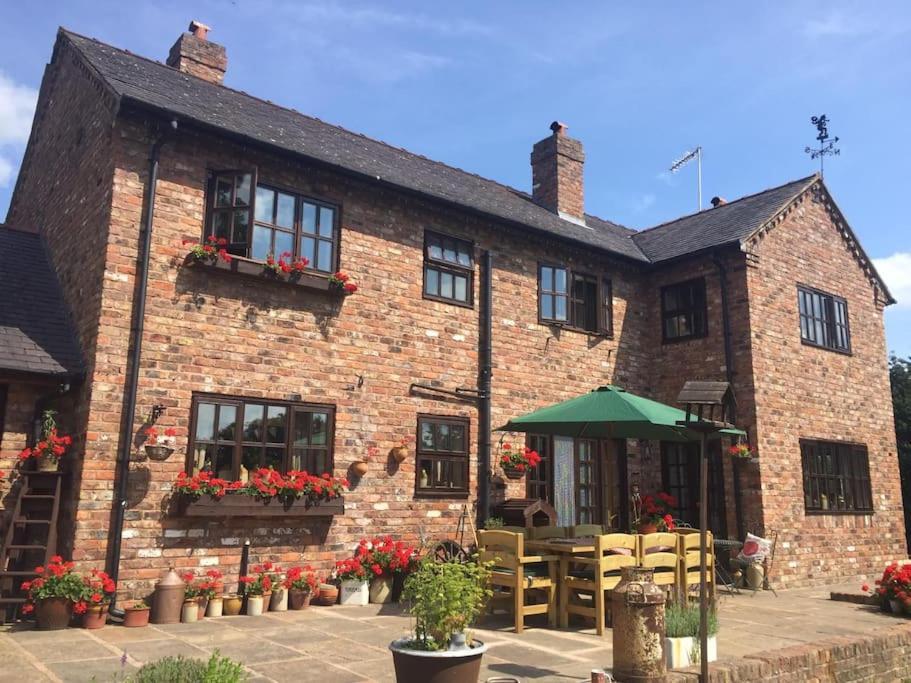 Bumbleberry Cottage Gresford Eksteriør billede