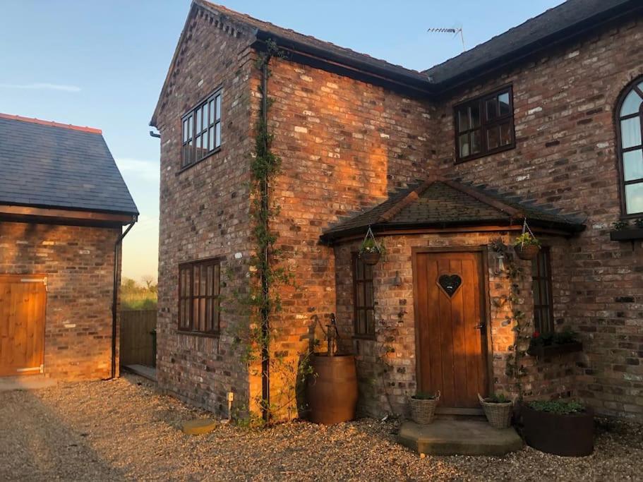 Bumbleberry Cottage Gresford Eksteriør billede